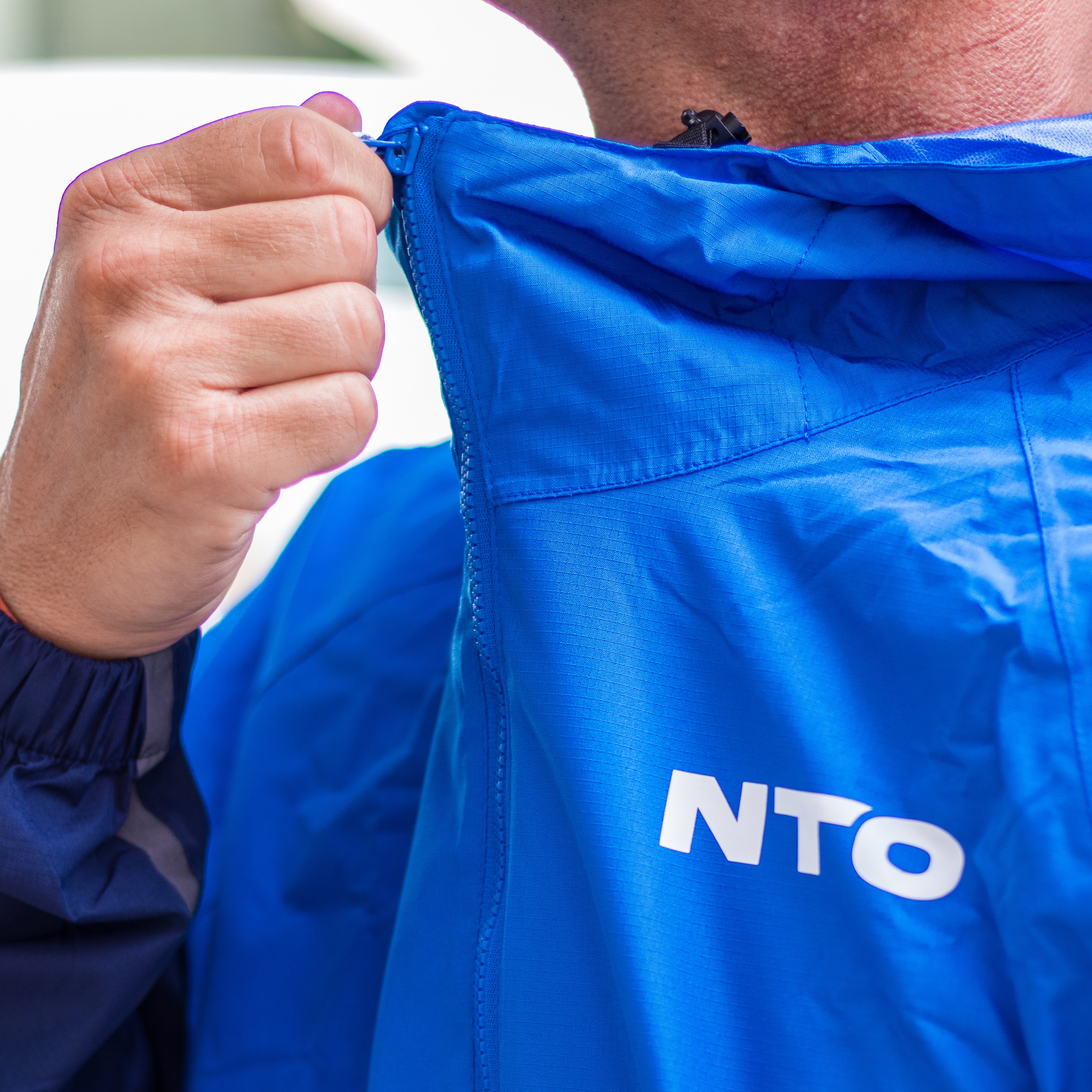 Campera NTO Wind Hombre Azul / Celeste